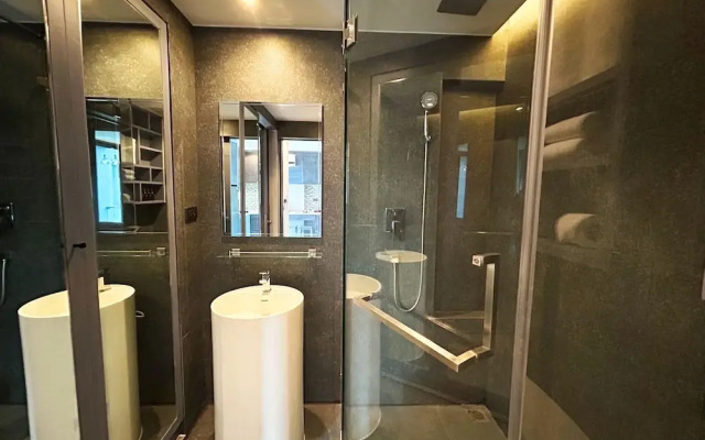 1BR with Rooftop Pool & Gym  C191