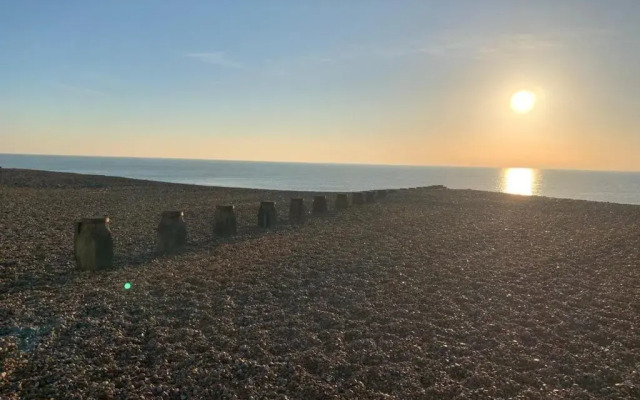 LUXURY BEACHFRONT OUTSTANDING 2 bedroom APARTMENT