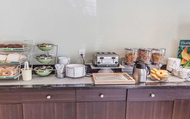 Velora Hinton, Ascend Hotel Collection