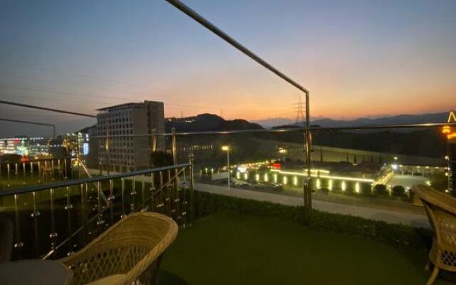 Thekra Hotel