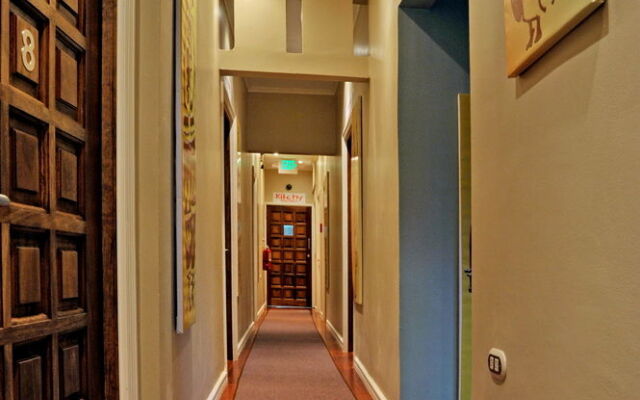 Culture Crossroads Inn