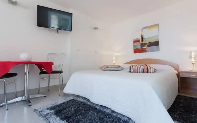 Apartments Cable car