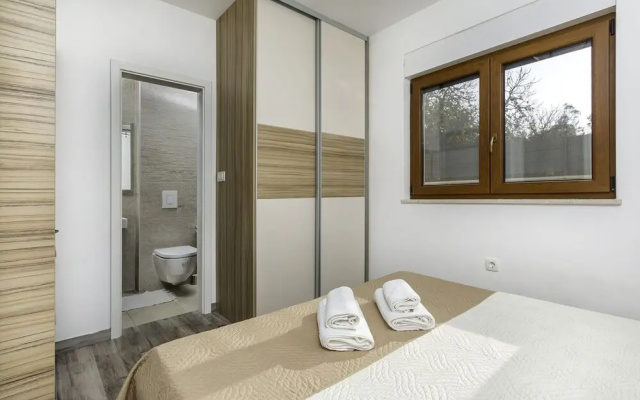 Apartment in Banjole Near Volme Beach