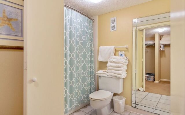 Shoreline 1055 Condo by RedAwning