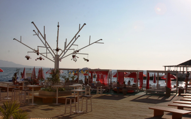 Bougainville Bay Hotel
