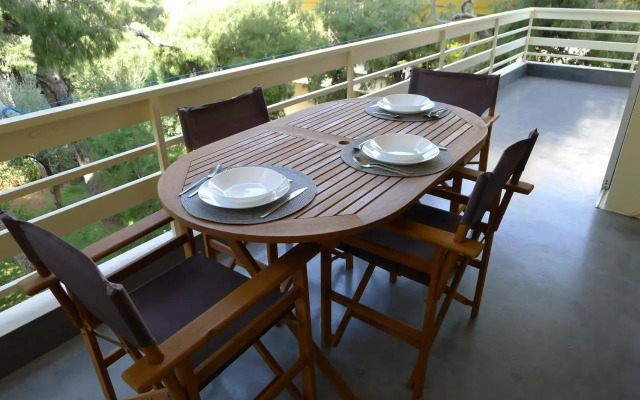 Deluxe Apartment in Vouliagmeni