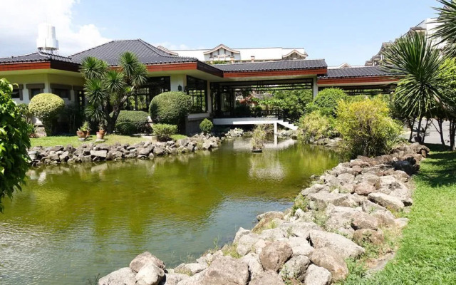 Rosewood Pointe Luxury Residences