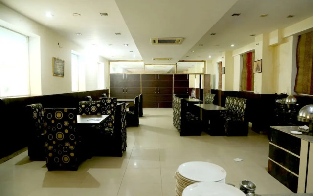 OYO 9141 Hotel Roshan Haveli