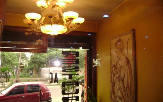 Sheelas Guest House & Restaurant