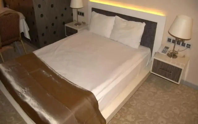 Hotel Ayata