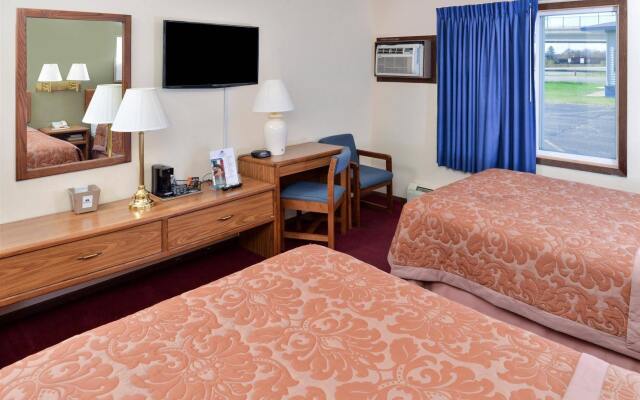 Love Hotels Staples by OYO at HWY 10 MN