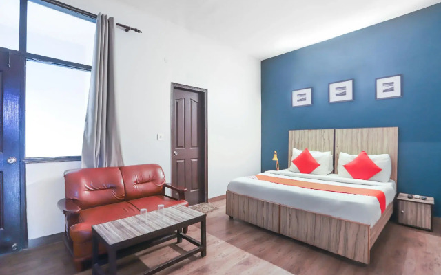 OYO 70620 Golden Villa
