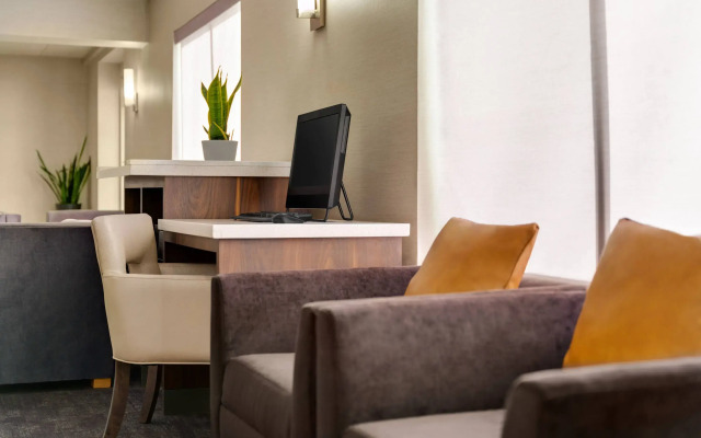 La Quinta Inn by Wyndham Waldorf