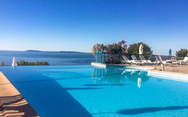 Cap Negre : Domaine de la Pinede 8789