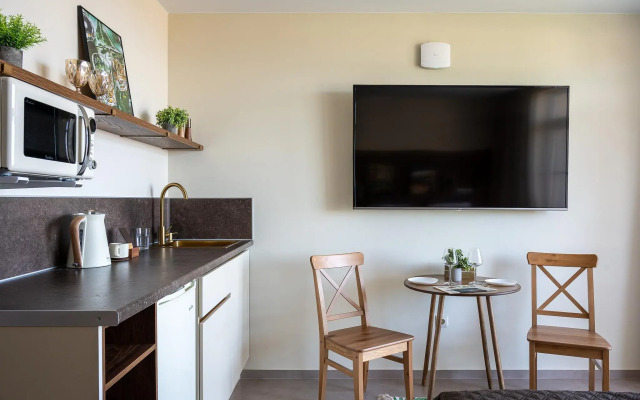 Sandro Palace na Lesnoy (Sandro Pelas)