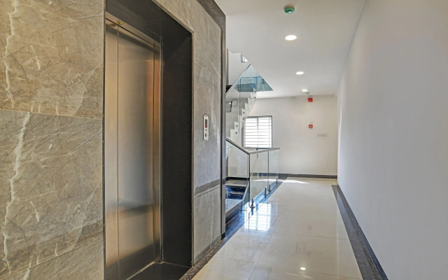 Treebo Grand Euro Pipliyahana Square