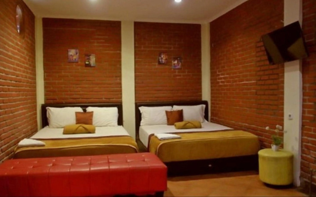 Bantal Guling Villa Bandung – Guest Rooms – Lembang