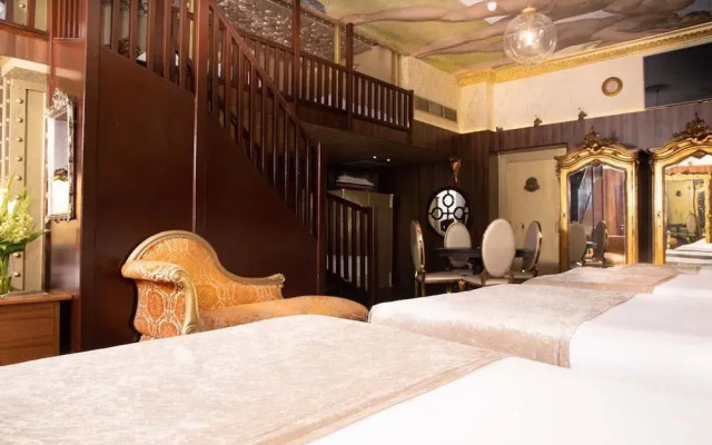 White Star Line Hotel