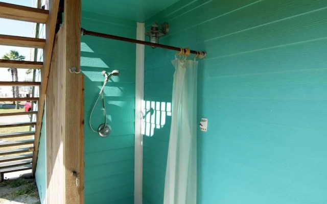 Pelican s Place LCV23