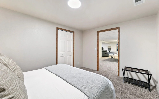 Scandinavian Chic – Hot Tub, Bikes and Lake Life!