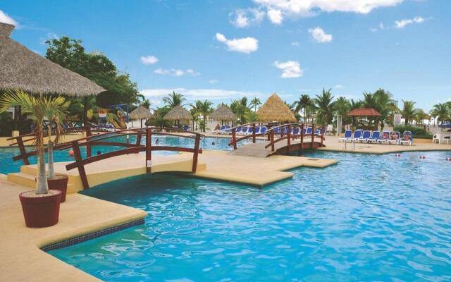 Playa Blanca Beach Resort - All Inclusive