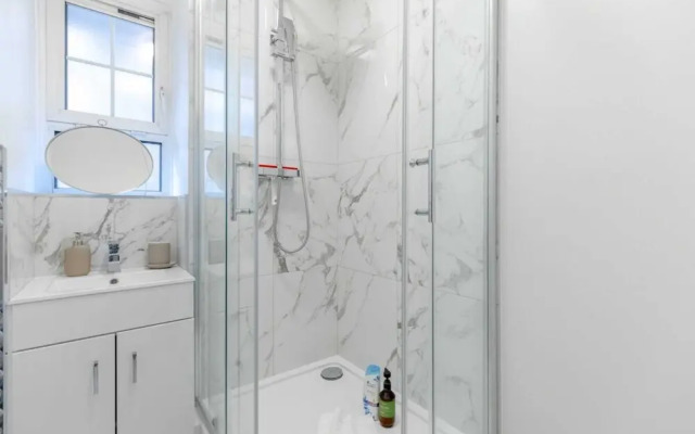 Central & Stylish 1BD Flat - 8mins to Greenwich!