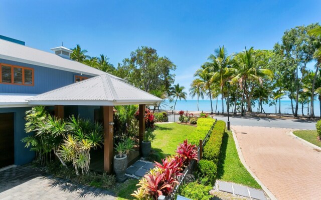 Reeflections Beachfront Holiday House