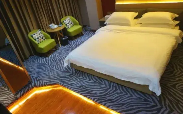 Changzhijiang Designer Hotel (Shantou Zhujiang Road Food Street Branch)
