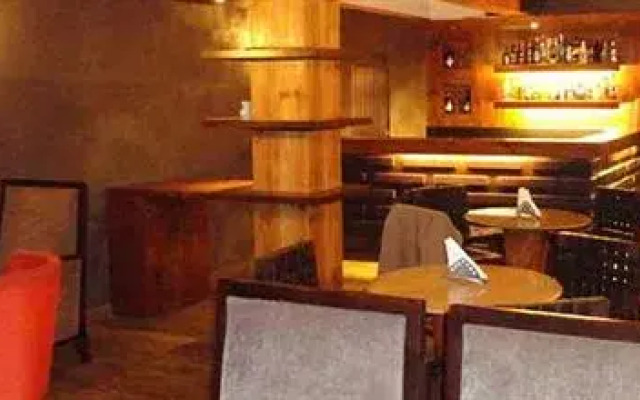 Kanatal Resorts & Spa
