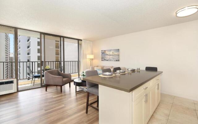 Waikiki Banyan #2608-T2