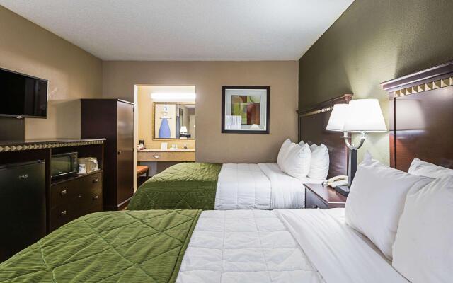 Quality Inn & Suites Greenville - Haywood Mall