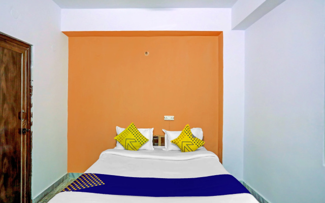 Goroomgo Raj hotel vip Noida