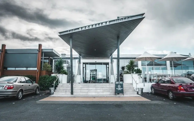 Shoreline Hotel