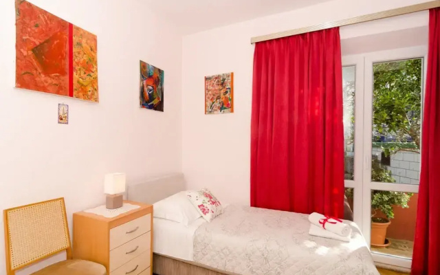 Apartman Red Orange