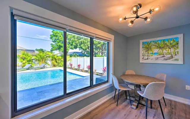 Walk to Beach: Getaway w/ Pool in Naples!