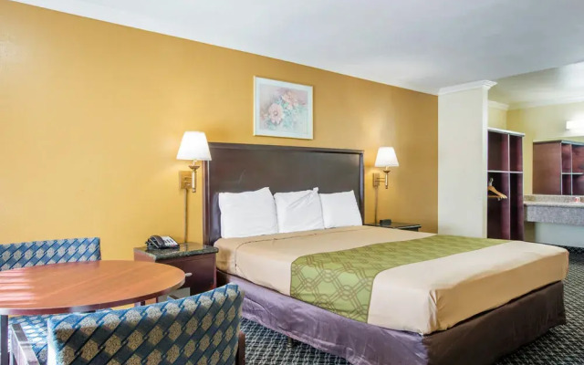 Econo Lodge Near Lax