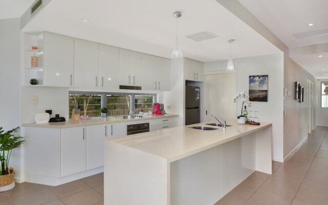 Top 1 Sunshine Beach Family Retreat