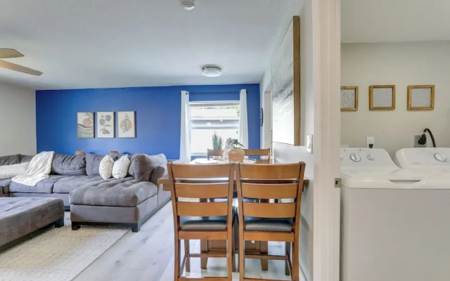 Coastal Sarasota Condo: Minutes to Beach!