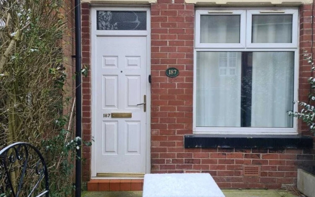 Lovely 2-bed House in Bolton Greater Manchester