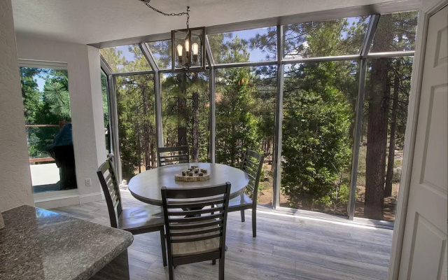 Snowbird Forest by Lake Tahoe Accommodations