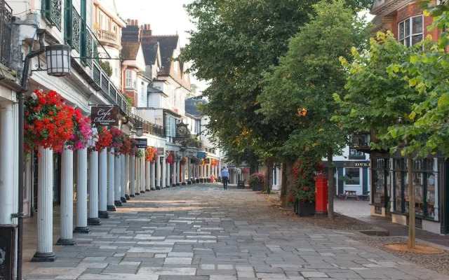 Remarkable 1-bed Apartment in Tunbridge Wells