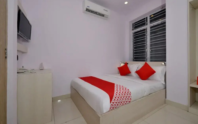 OYO Townhouse 539 Transit Express