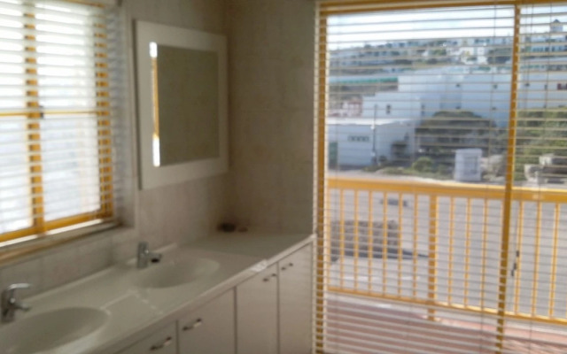 8 Thera 29 Self catering
