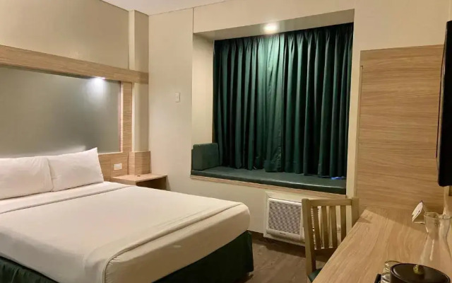 Microtel Inn & Suites