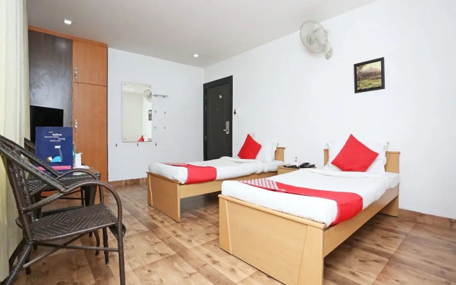 OYO 2794 Hotel Plaza Inn