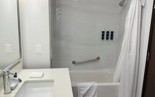 Four Points By Sheraton Edmonton Gateway