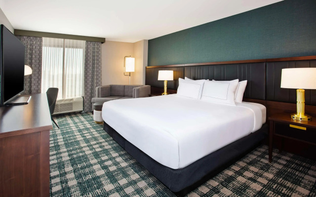 DoubleTree by Hilton Lansing