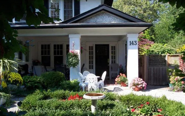 Bernard Gray Hall Bed and Breakfast