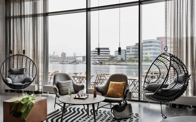 Moxy Bergen