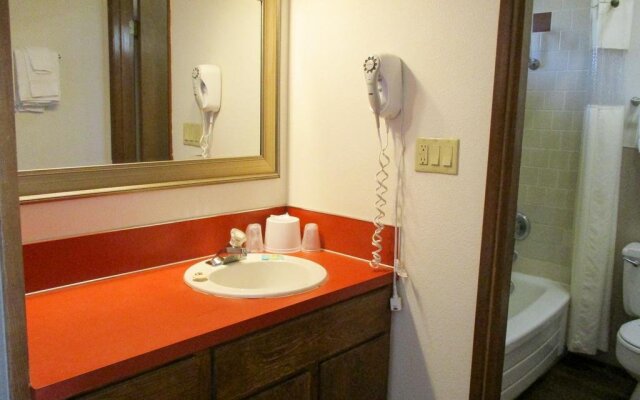 OYO Hotel St. Helens, OR